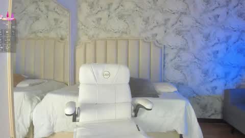 Shantal online show from 12.21.25