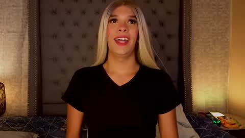 Shantal Jones online show from 09.10.25