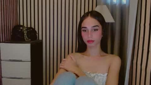Snapshot of shantallfuckdoll chatting on 04.29.26 shantallfuckdoll online show from 04.29.26