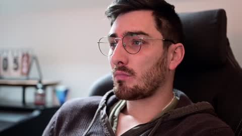 Snapshot of shape80 chatting on 12.09.24 frenchy boy online show from 12.09.24