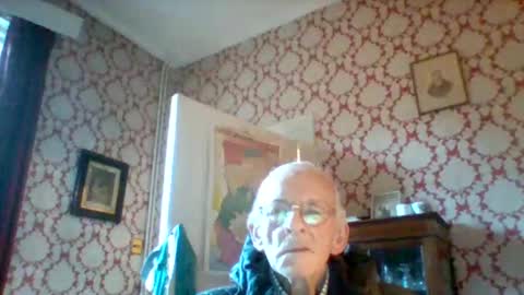 shapelyhelm1 online show from 11.24.25