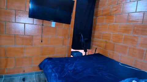 Snapshot of sharain chatting on 12.27.24 My real name is bella Much Gust online show from 12.27.24