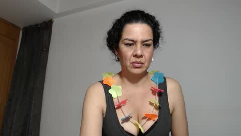 sharickleon11 online show from 10.16.25