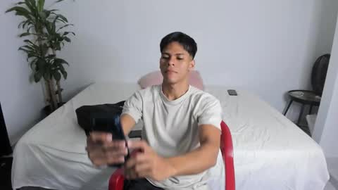 Snapshot of shark_boy21 chatting on 10.26.25 shark_boy21 online show from 10.26.25