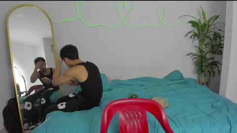 Snapshot of shark_boy21 chatting on 12.18.25 shark_boy21 online show from 12.18.25