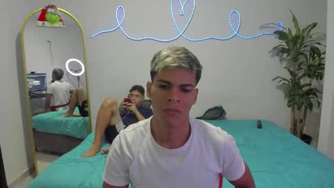 Snapshot of shark_boy21 chatting on 12.20.25 shark_boy21 online show from 12.20.25