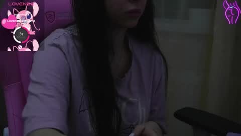 Snapshot of sharkgirl_ chatting on 01.08.25 Miley online show from 01.08.25