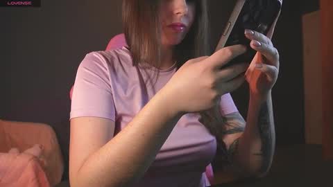 Snapshot of sharkgirl_ chatting on 09.28.25 Miley online show from 09.28.25