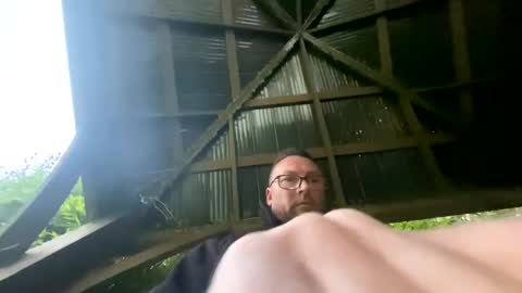 Snapshot of sharksboy16 chatting on 12.30.24 Sharksboy online show from 12.30.24