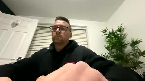 Snapshot of sharksboy16 chatting on 01.03.25 Sharksboy online show from 01.03.25