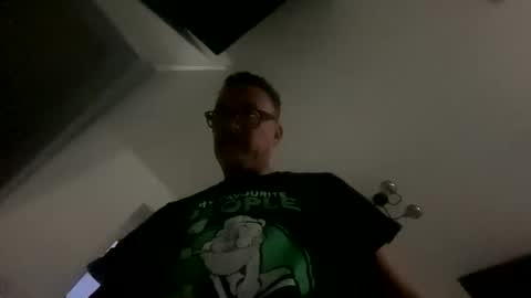 Snapshot of sharksboy16 chatting on 09.27.25 Sharksboy online show from 09.27.25