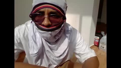 Snapshot of sharkyovng_ chatting on 10.23.25 Sharkyoung online show from 10.23.25