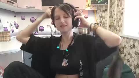 Snapshot of sharleenyodis chatting on 06.29.26 Sara online show from 06.29.26
