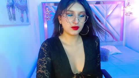 Snapshot of sharllote_ chatting on 05.28.26 Sharllote online show from 05.28.26