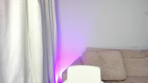 Hi fiends ---- I usually start online from Monday to Friday from 1000 am Saturdays and Sundays at 600 am Colombia time online show from 02.27.25