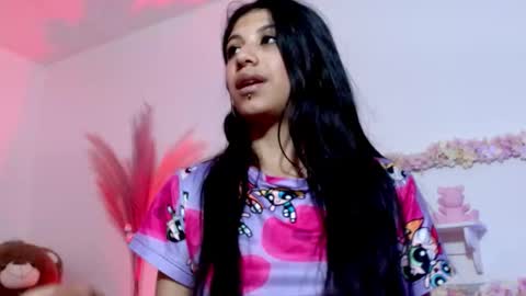 Snapshot of sharlotaustral18_ chatting on 02.14.26 sharlotaustral18_ online show from 02.14.26