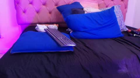 Sharlott online show from 02.05.25