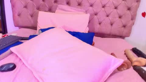 Sharlott online show from 02.22.25