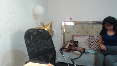 Snapshot of sharlotte__jones chatting on 01.22.25 Sara online show from 01.22.25