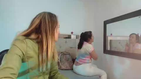 Snapshot of sharlotte__jones chatting on 02.11.25 Sara online show from 02.11.25