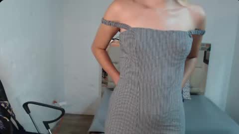 Snapshot of sharlotte__jones chatting on 03.11.25 Sara online show from 03.11.25