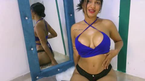 Snapshot of sharon_nauthy24 chatting on 01.06.25 sharon online show from 01.06.25