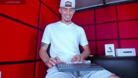 Sharon  Tyga online show from 11.28.25