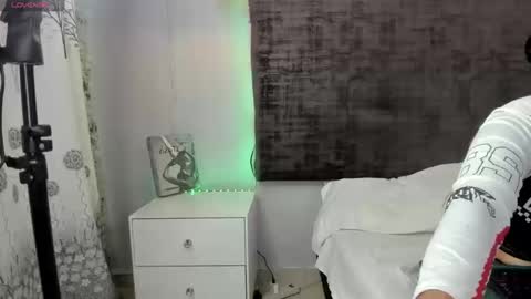 sharoncute16 online show from 09.29.25