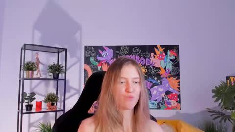 Snapshot of sharonevansi chatting on 02.13.25 Sharon online show from 02.13.25