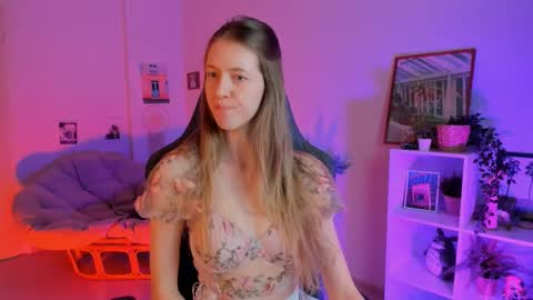 Snapshot of sharonevansi chatting on 02.14.25 Sharon online show from 02.14.25