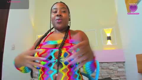 Snapshot of sharonhall3 chatting on 02.01.25 Sharon Hall online show from 02.01.25