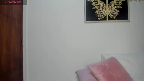 Snapshot of sharonscothh chatting on 10.04.25 sharonscothh online show from 10.04.25