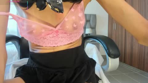 shary_leon_ online show from 04.22.26