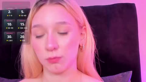 Snapshot of shatall_rouge chatting on 02.26.25 Shantall online show from 02.26.25