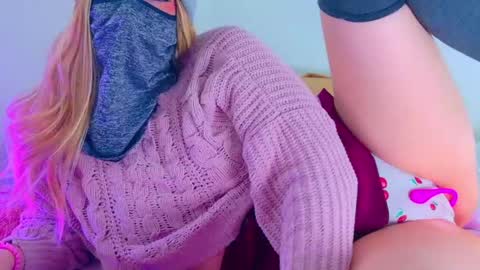 Shayla Vee online show from 04.14.26