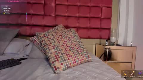 Snapshot of shegoblake chatting on 11.28.25 Shego online show from 11.28.25