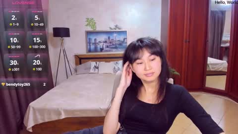 Snapshot of sheilafreman chatting on 12.18.24 Sheila online show from 12.18.24