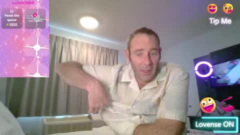Hippie Love online show from 01.21.25