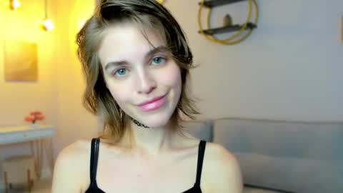 Snapshot of shelleyharn chatting on 09.09.25 Alex online show from 09.09.25