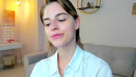 Snapshot of shelleyharn chatting on 09.13.25 Alex online show from 09.13.25