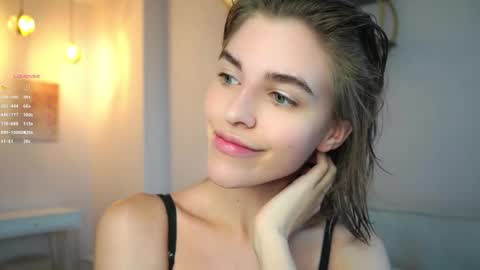 Snapshot of shelleyharn chatting on 09.17.25 Alex online show from 09.17.25