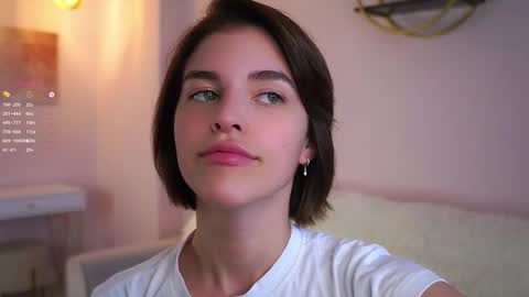 Snapshot of shelleyharn chatting on 10.08.25 Alex online show from 10.08.25