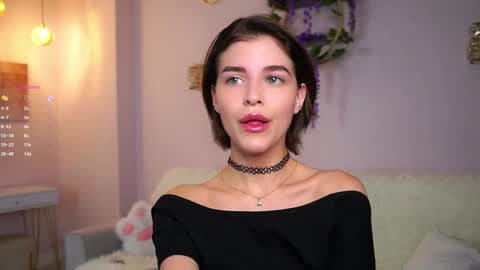 Snapshot of shelleyharn chatting on 10.24.25 Alex online show from 10.24.25