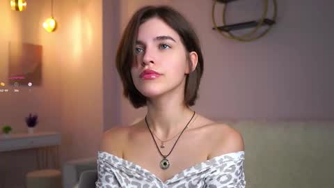 Snapshot of shelleyharn chatting on 11.02.25 Alex online show from 11.02.25