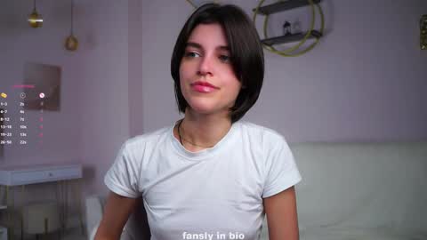 Snapshot of shelleyharn chatting on 11.06.25 Alex online show from 11.06.25