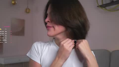 Snapshot of shelleyharn chatting on 11.26.25 Alex online show from 11.26.25