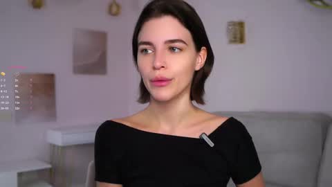 Snapshot of shelleyharn chatting on 12.01.25 Alex online show from 12.01.25