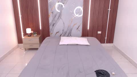 shena_nomy1 online show from 12.13.25