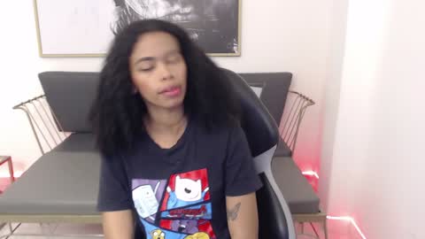 Snapshot of shenna_brunette_ chatting on 12.16.24 Shenna online show from 12.16.24