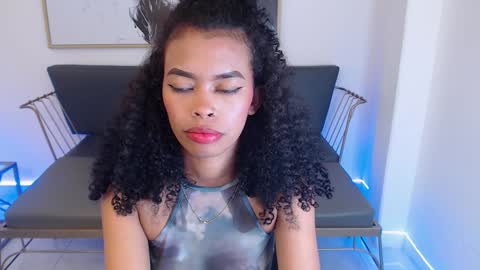 Snapshot of shenna_brunette_ chatting on 12.18.24 Shenna online show from 12.18.24